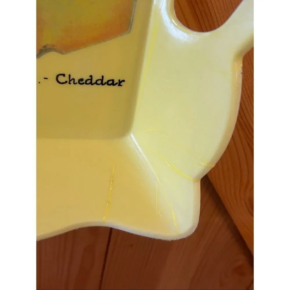 Vintage plastic cheese platter with handles (7653)
